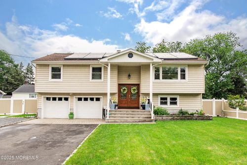 547 Clifton Ave, Toms River, NJ, 08753-6790 | Card Image