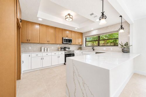 109 Dorado Dr, Friendswood, TX, 77546-5631 | Card Image