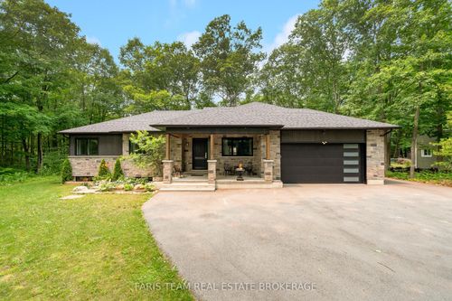 34 Oakwood Ave, Tiny, ON, L9M0J2 | Card Image