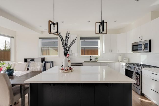 6517 Noblewood Pl, House other with 4 bedrooms, 3 bathrooms and 4 parking in Sooke BC | Image 10