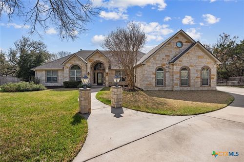 151 Autumn Cir, Belton, TX, 76513-8043 | Card Image