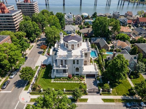 10-33 Burton St, Beechhurst, NY, 11357 | Card Image