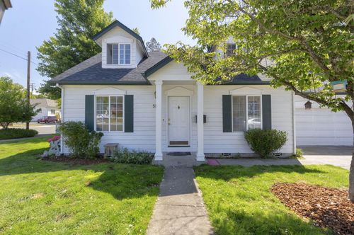 515 Nw Dimmick St, Grants Pass, OR, 97526-1848 | Card Image