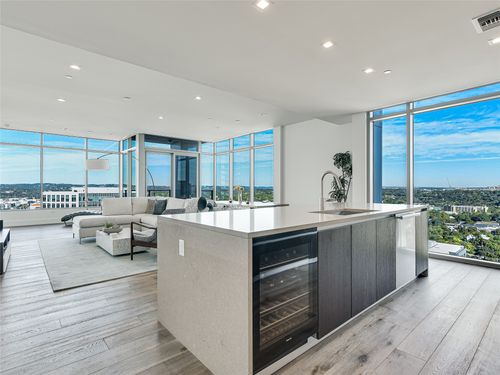 2004-501 West Ave, Austin, TX, 78701-3125 | Card Image