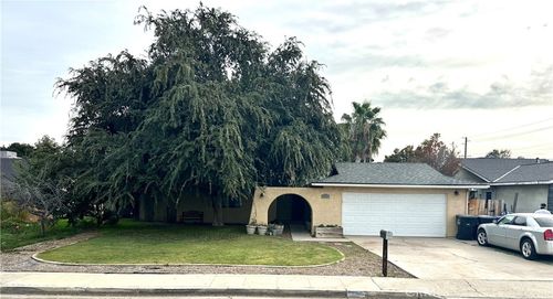 1928 S Linwood St, Visalia, CA, 93277-3844 | Card Image