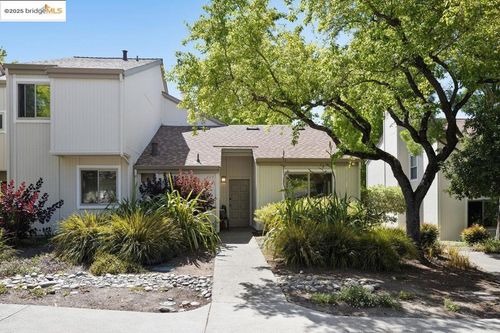 435 Chalda Way, Moraga, CA, 94556-2348 | Card Image