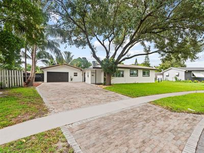 2320 Sw 36th Ave, House other with 6 bedrooms, 5 bathrooms and null parking in Fort Lauderdale FL | Image 1