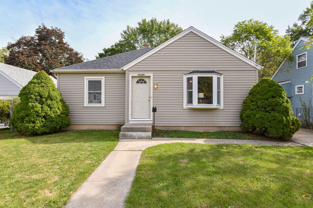 Falls Ave, Menomonee Falls, WI 53051