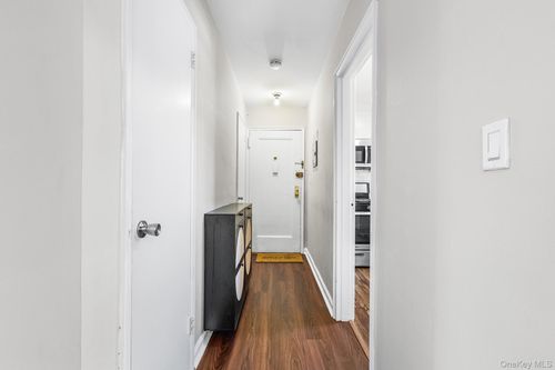 unit-r5-320 Broadway, Tarrytown, NY, 10591-5406 | Card Image