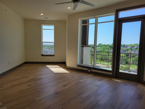 4465-2700 Old Denton Rd, Carrollton, TX, 75007-6491 | Card Image