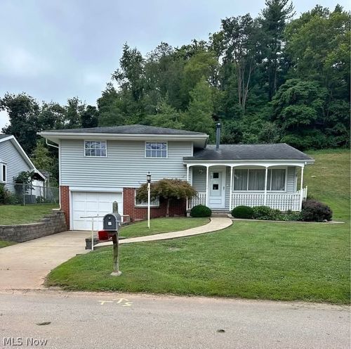 2707 Soyer St, Parkersburg, WV, 26101-7261 | Card Image