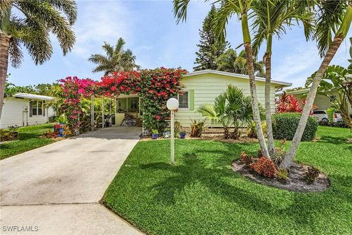 604 Charlemagne Blvd, NAPLES, FL, 34112-7046 | Card Image