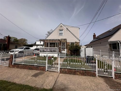 14450 230th Place, New York, NY, 11413 | Card Image