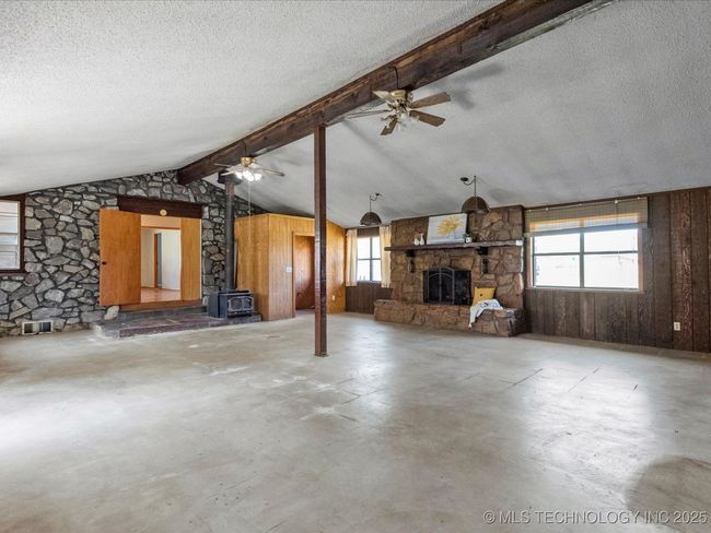 100 S Home St, House other with 3 bedrooms, 2 bathrooms and null parking in Ochelata OK | Image 9