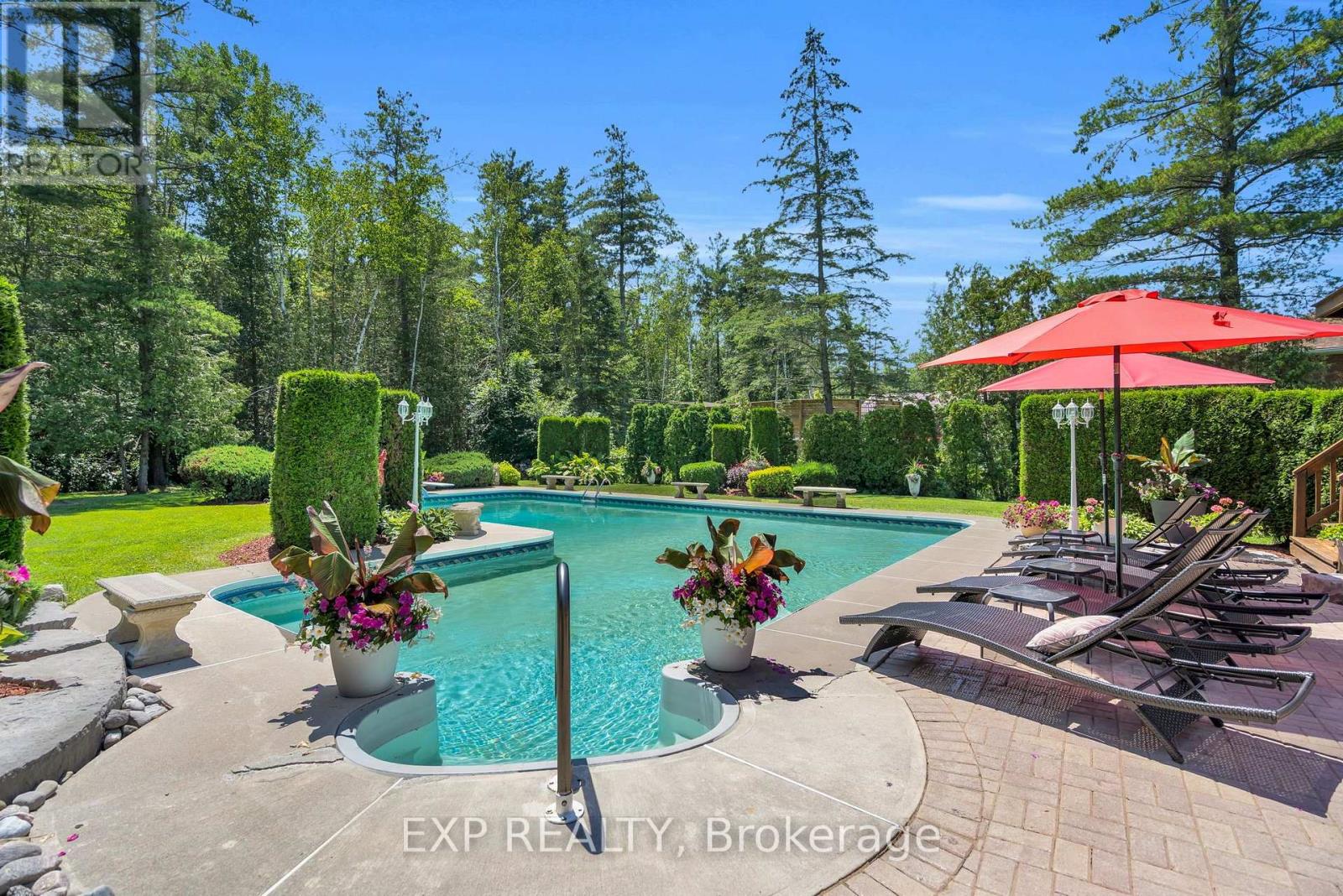 Residential in Georgina (Sutton & Jackson's Point)