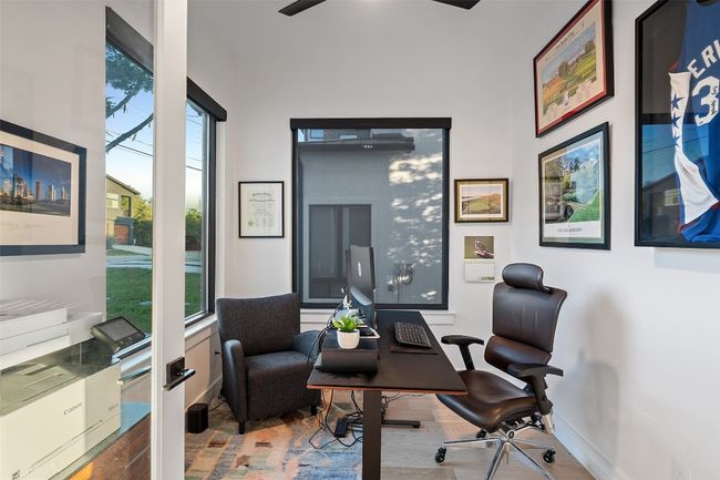 Office on the main level | Image 15