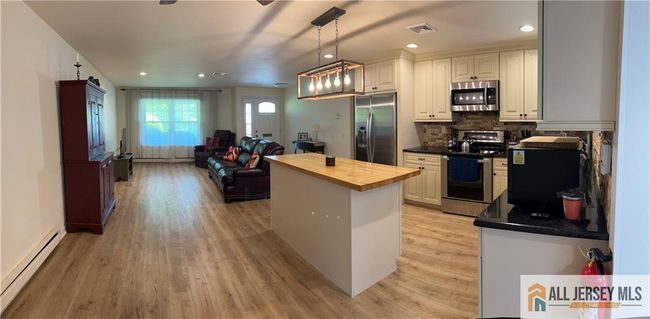 142B - 142 Possum Plz, Townhouse with 3 bedrooms, 2 bathrooms and null parking in Monroe NJ | Image 4