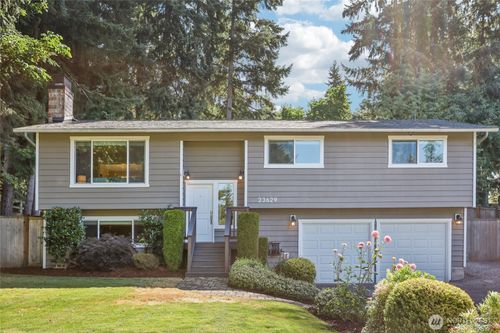 23629 7th Ave W, Bothell, WA, 98021-8530 | Card Image