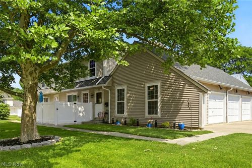 208c-20468 Williamsburg Ct, Middleburg Heights, OH, 44130-2451 | Card Image