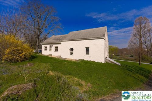 11 Witwer Ln, Fleetwood, PA, 19522-8609 | Card Image