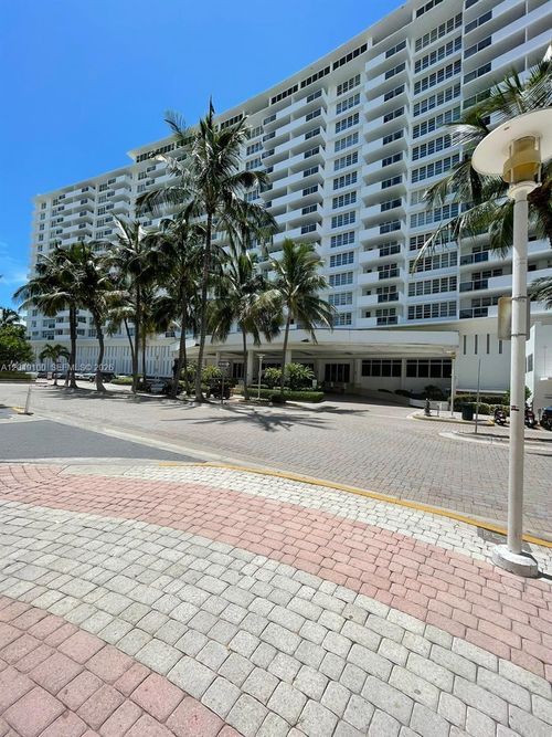 909-100 Lincoln Rd, Miami Beach, FL, 33139-2013 | Card Image