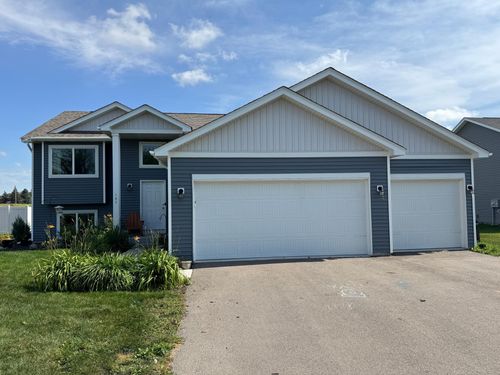 140 Lake Erin Dr, Green Isle, MN, 55338-4507 | Card Image