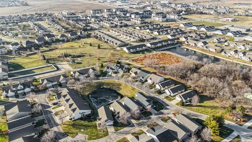 10011 N Glenstone Ct, Johnston, IA, 50131-2452 | Card Image