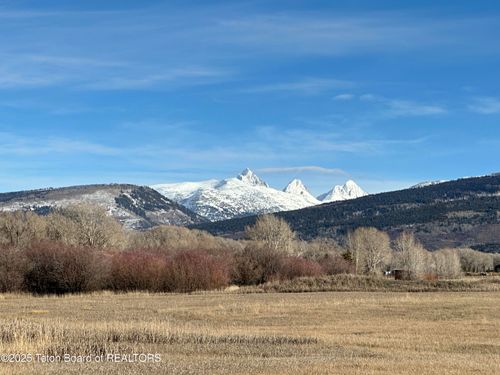 6512 Fox Springs Dr, Victor, ID, 83455-5561 | Card Image