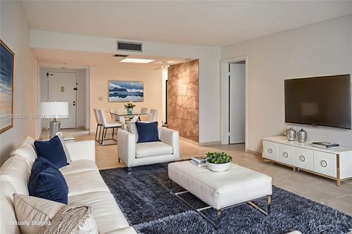 apt-308-16175 Golf Club Rd, Weston, FL, 33326-1652 | Card Image