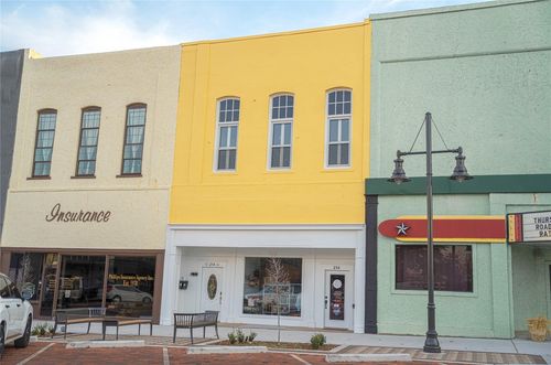 201-214 W Main St, Denison, TX, 75020-3025 | Card Image