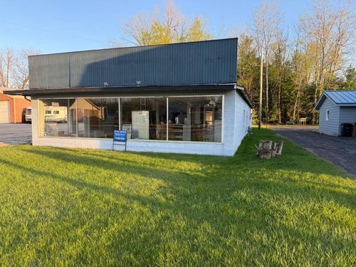 1422 E Green Bay Street, Shawano, WI, 54166 | Card Image