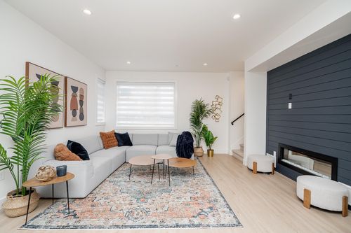 21-20463 70 Ave, Langley, BC, V2Y1S9 | Card Image