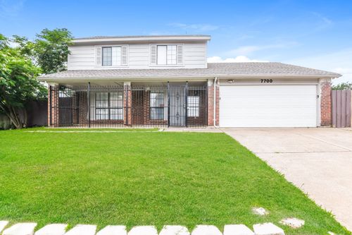 7700 Castillo Rd, Fort Worth, TX, 76112-6125 | Card Image