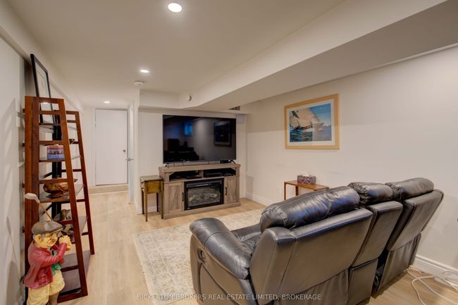 9 Grays Lane, House other with 5 bedrooms, 2 bathrooms and 2 parking in Gananoque ON | Image 42