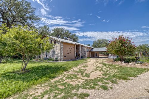 4983 Ranch Road 1051, Uvalde, TX, 78801-4757 | Card Image