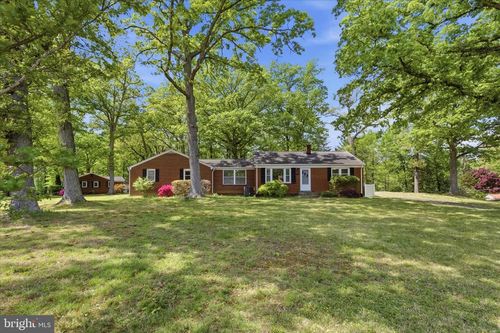 3150 Green Meadows Dr, INDIAN HEAD, MD, 20640-3025 | Card Image