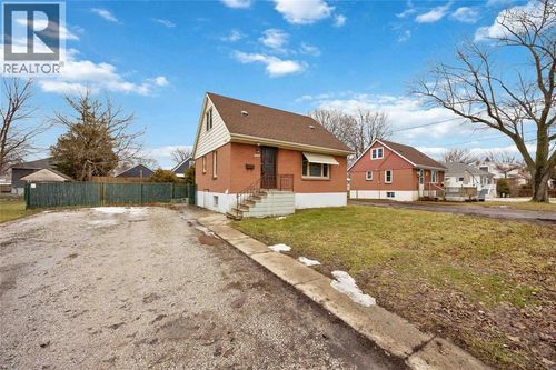 478 Indian Rd N, Sarnia, ON, N7T7G4 | Card Image