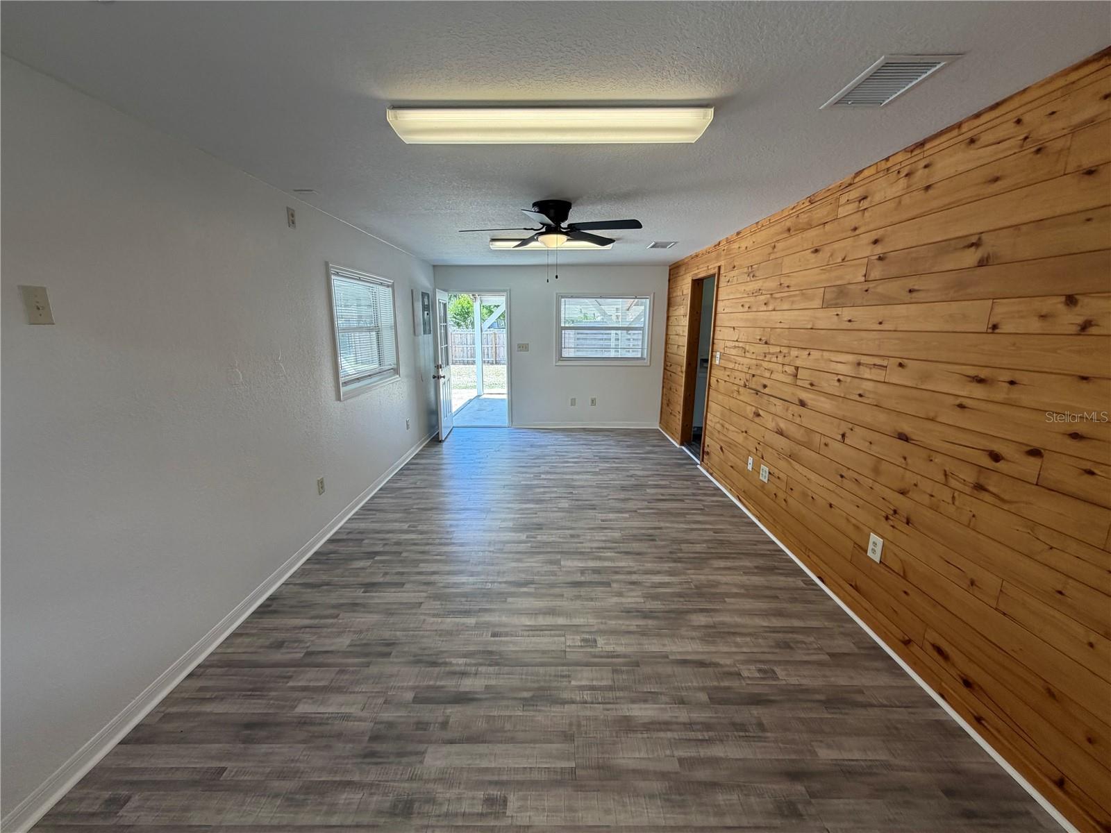 Residential Lease in FRUITLAND PARK 2