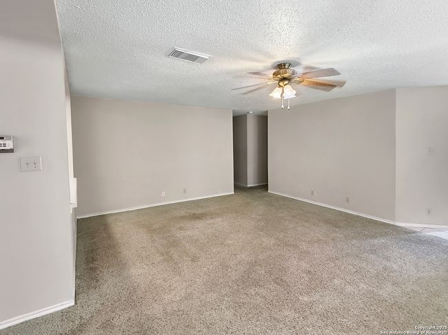 9814 Diamond Cliff Dr, House other with 3 bedrooms, 2 bathrooms and null parking in Helotes TX | Image 4