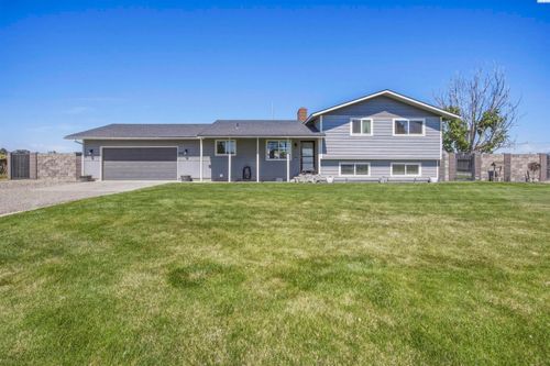 3717 W Wernett Rd, Pasco, WA, 99301-2557 | Card Image