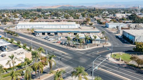 281 W Merced St, Dinuba, CA, 93618-2139 | Card Image