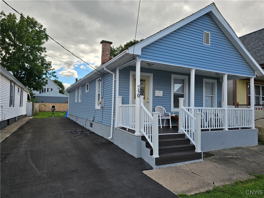 Lansing St, Utica, NY 13501