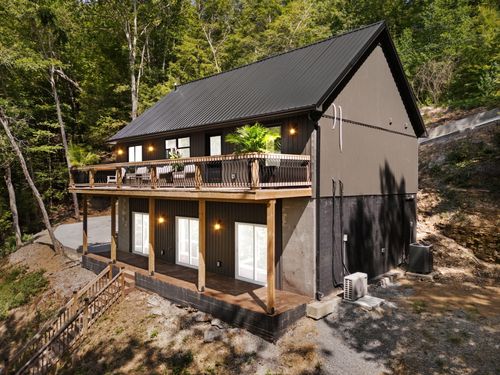 1265 Cliffs Edge Rd, East Bernstadt, KY, 40729-6579 | Card Image