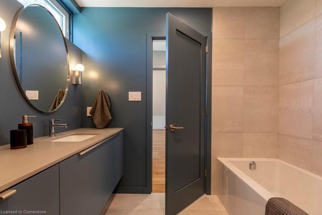 315 Park St W, House other with 5 bedrooms, 3 bathrooms and 2 parking in Dundas ON | Image 25