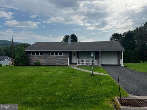 27 King Dr, LEWISTOWN, PA, 17044-9436 | Card Image