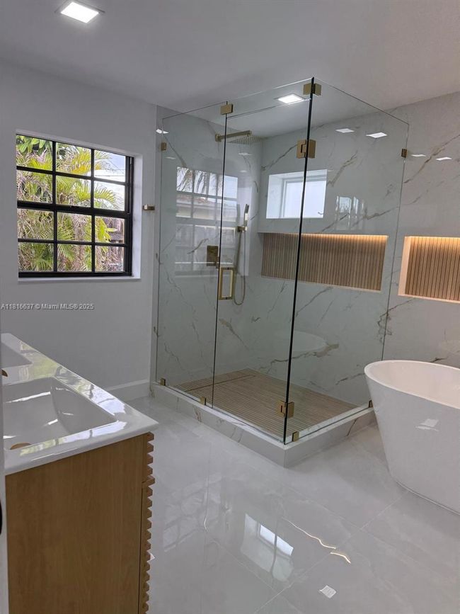 4314 Sw 97 Th Ct, House other with 5 bedrooms, 2 bathrooms and null parking in Miami FL | Image 34