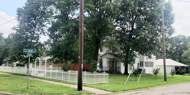 1302 S Crockett St, House other with 3 bedrooms, 3 bathrooms and null parking in Sherman TX | Image 32
