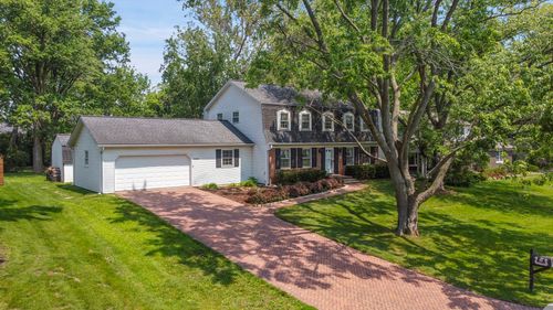 26W266 Tomahawk Dr, Wheaton, IL, 60189-1514 | Card Image