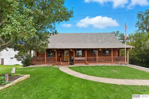 8616 Emerson Rd, Plattsmouth, NE, 68048-4761 | Card Image