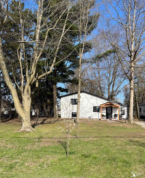 7252 Douglas Rd, Lambertville, MI, 48144-9488 | Card Image